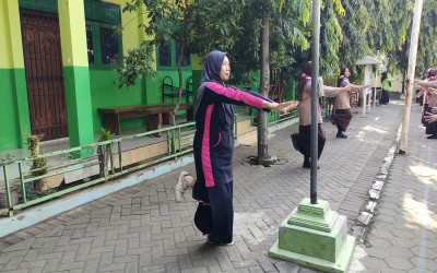 MTs NURUL HIDAYAH GELAR SABBERSEH, SABTU SEHAT Dengan SENAM BERSAMA