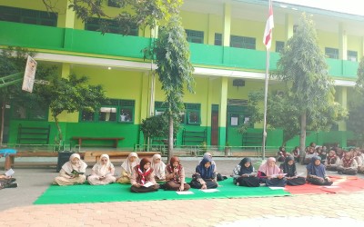 MTs NURUL HIDAYAH LAKSANAKAN JUMAT RELIGI MELALUI ISTIGHOSAH BERSAMA SMAS NURUL HIDAYAH