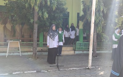 MTs NURUL HIDAYAH LAKSANAKAN UPACARA BENDERA, SERAH TERIMA JABATAN KETUA OSIM, DAN PENYERAHAN HADIAH LOMBA 17 AGUSTUSAN