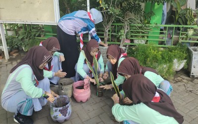 MTs NURUL HIDAYAH LAKSANAKAN BAKTI MASYARAKAT DALAM RANGKA HUT Pramuka ke-65 TAHUN 2026