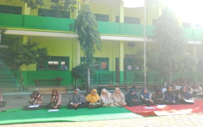 MTs NURUL HIDAYAH LAKSANAKAN JUMAT RELIGI MELALUI ISTIGHOSAH BERSAMA SMAS NURUL HIDAYAH