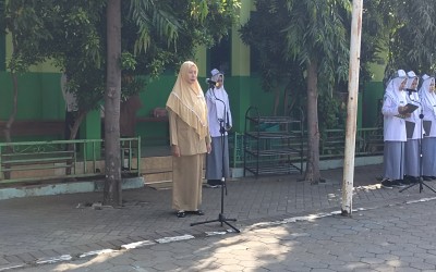 MTs NURUL HIDAYAH LAKSANAKAN UPACARA BENDERA SENIN BERSAMA SMAS NURUL HIDAYAH